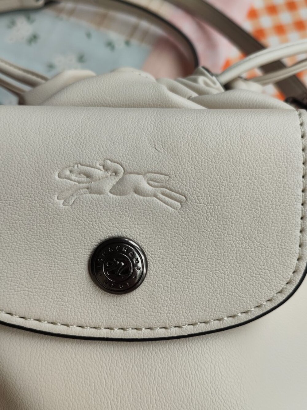 Longchamp Le Pliage Xtra Off-White Drawstring Bucket Bag - Picture 3 of 6